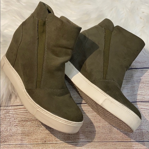 Steve Madden Shoes - Steve Madden Lecture suede fabric wedge sneakers 9
